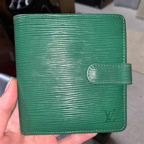 louis vuitton green wallet